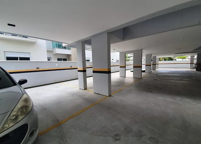 Apto Na Praia De Palmas, Proximo Ao Mar, Climatizado E Com Piscina